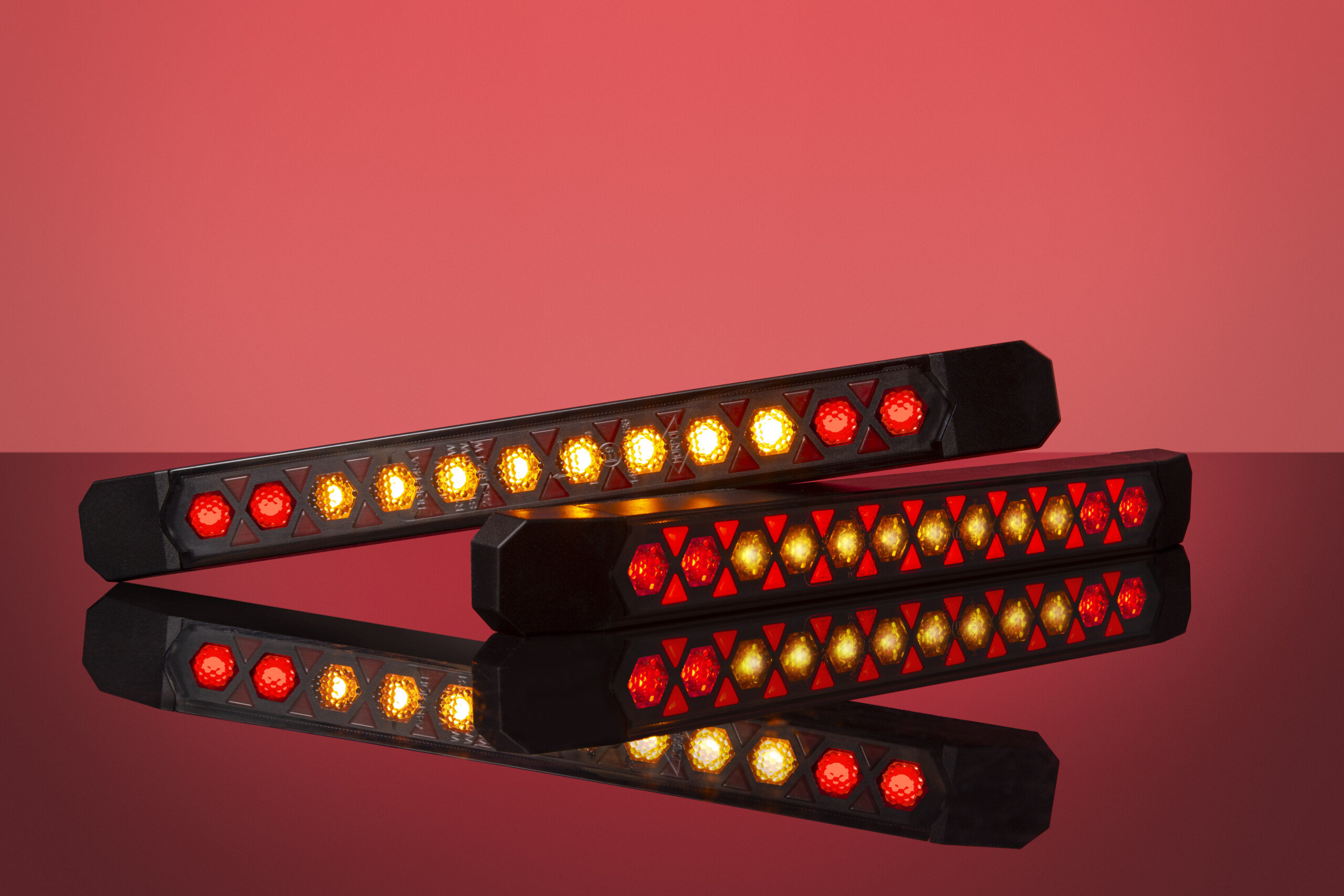 Feu combiné arrière avec indicateur de direction dynamique LIZARD LZD 3141