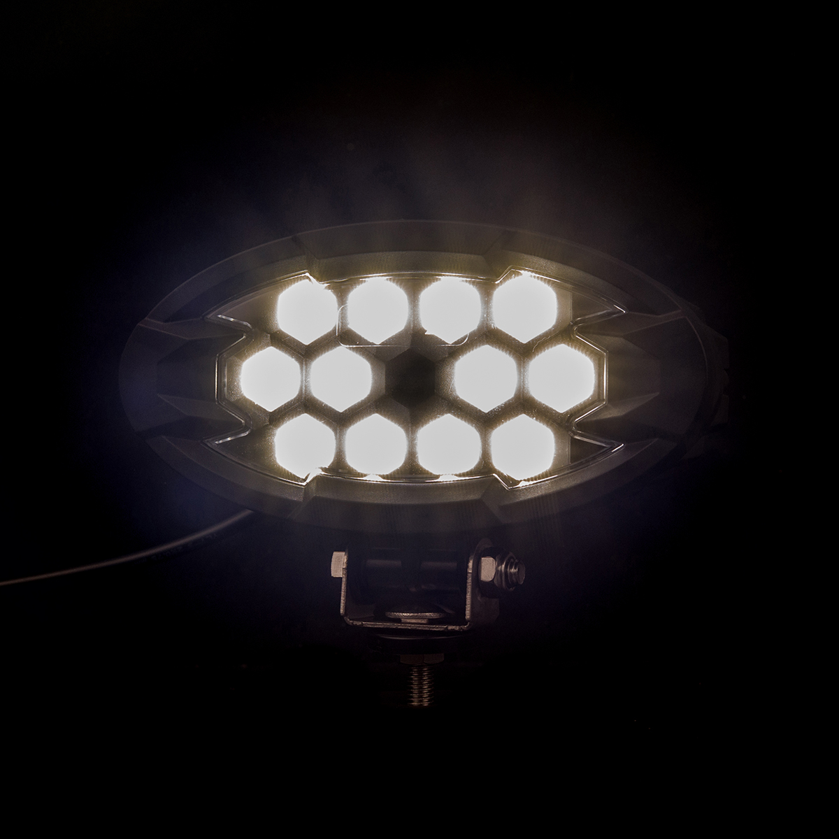 Lampe de travail LRD 3161 RAPTOR - une lumière fiable dans toutes les conditions.